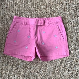 Vineyard Vines day boat shorts.